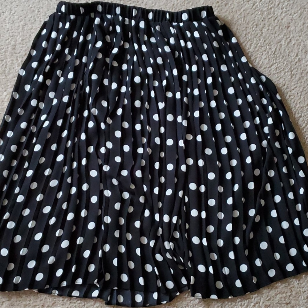 Pleated skirt